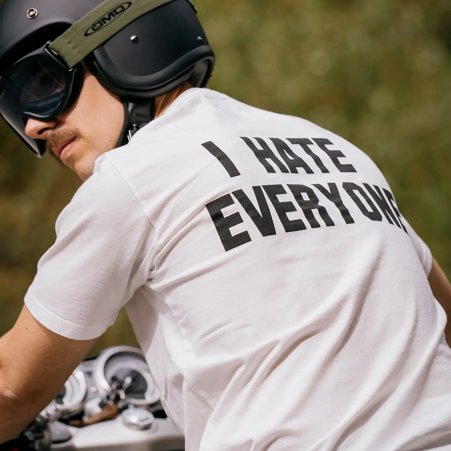 dmd.eu - I HATE EVERYONE indossato