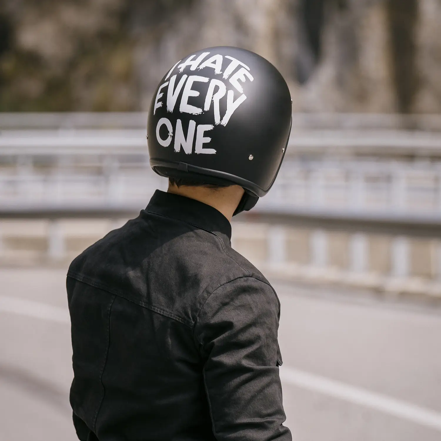 dmd.eu - I HATE EVERYONE indossato